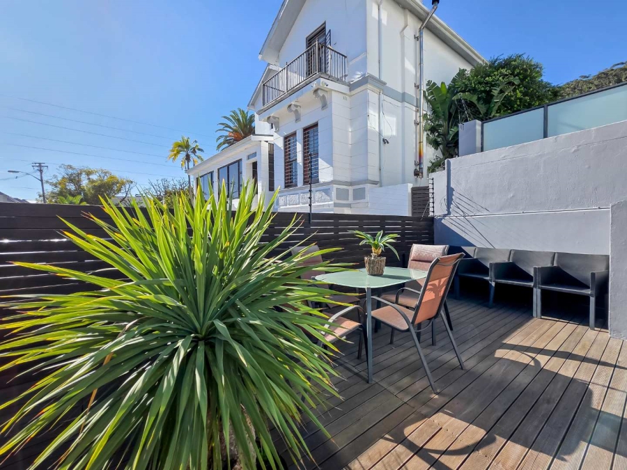 2 Bedroom Property for Sale in Sea Point Western Cape